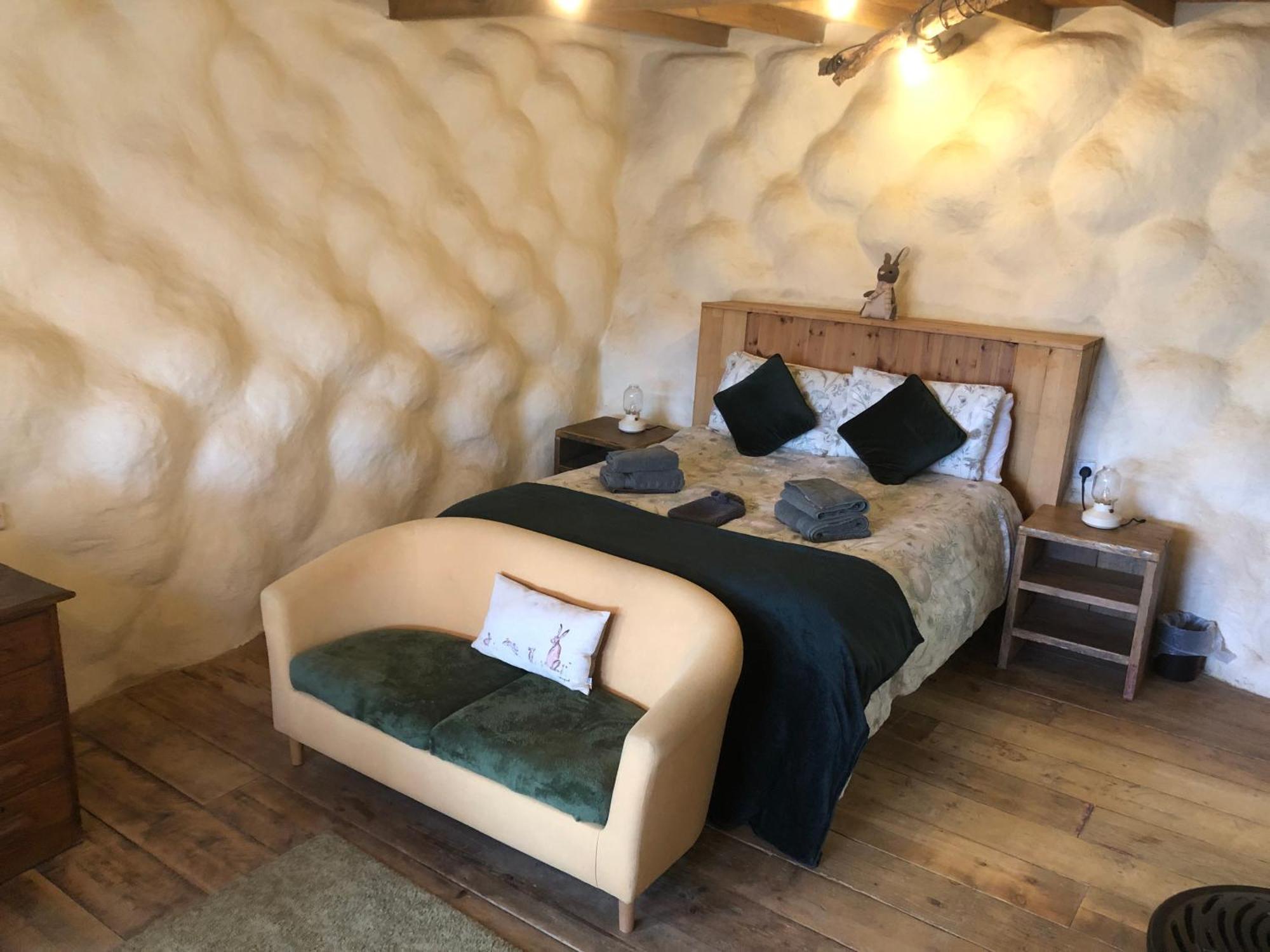 Rabbits 1Or 2 Bedroom Hobbit Style Hillset Earthen Dartmoor Eco Home South Brent Exterior photo